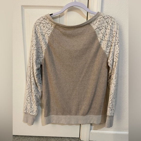 Women’s sweater - Picture 2 of 2